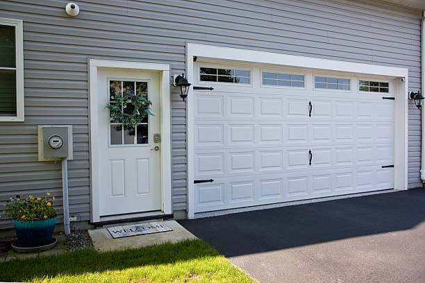 24/7 Emergency Garage Door Panel Replacement experts in Somerset, WI